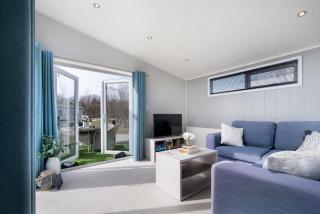 Silverdale Lodge, HotTub, Wi-FI, Quiet & Sleeps 4 - Warton - 4
