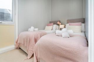 Silverdale Lodge, HotTub, Wi-FI, Quiet & Sleeps 4 - Warton - 3