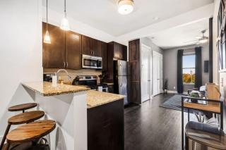 Legends Loft Modern Stay Near Vandy on West End - Nashville - 9