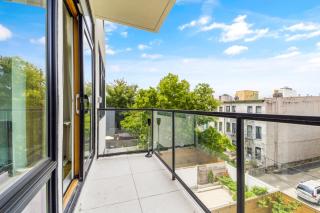 Sunny Oasis with WD I Central Air I Desk I Free Park - Brooklyn - 3