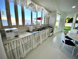 Casa Grega Aju em Condomínio Frente Mar com Piscina - 1