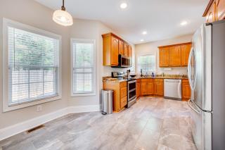 Boat, Fish and Hike Home with Deck in Mooresville! - Mooresville - 1
