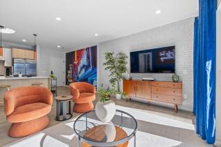 Honky Tonk Hideaway, Walk to Broadway, Pool, Gym and Parking - Nashville - 2