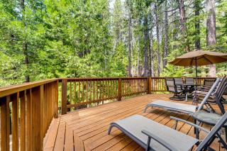 Blue Lake Mountain Retreat Arnold Cabin with Deck! - Arnold - 9