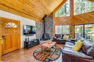 Blue Lake Mountain Retreat Arnold Cabin with Deck! - Arnold - 7