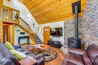 Blue Lake Mountain Retreat Arnold Cabin with Deck! - Arnold - 6