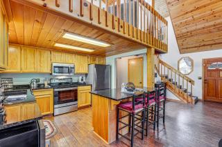 Blue Lake Mountain Retreat Arnold Cabin with Deck! - Arnold - 3