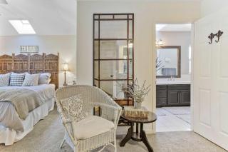 Charming 4BR Wine Country Getaway with Spa & Firepit - Kenwood - 9