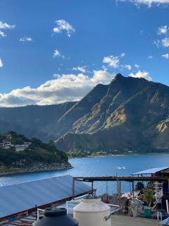 Casa con vista al lago y parqueo en la zona viva - San Pedro La Laguna - 8