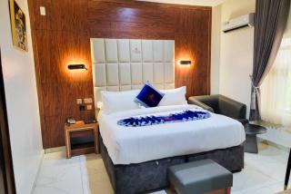 Fiesto Hotel & suites Enugu - - 0