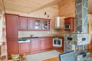 Seaside Cabin Tjeldøya with Views Car and Rental Deal - - 9