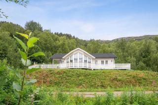 Seaside Cabin Tjeldøya with Views Car and Rental Deal - - 7