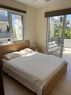 Cozy 2-Bedroom Beach Flat - 6