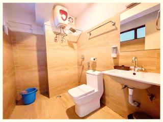 HOTEL LUXUARY R-B Near Near Railway station - Fully Air conditioned Rooms with Wifi-LIFT and Restaurant - A Top Rated Hotel - Haridwār - 3