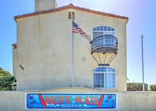 Pacific Plaza #301 - Seas the Day - Oceano - 1