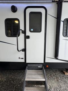Mountain Bunkhouse Trailer - 8