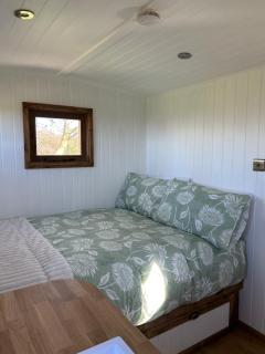 Fernlea Luxury Shepherds Hut & Hot Tub - Boosbeck - 5