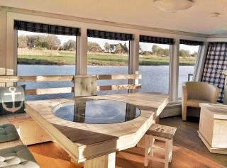 Urlauberschiff Neptun im Ostseebad Prerow - 3