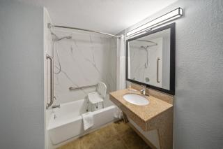 Super 8 by Wyndham Alexandria LA - Alexandria - 7