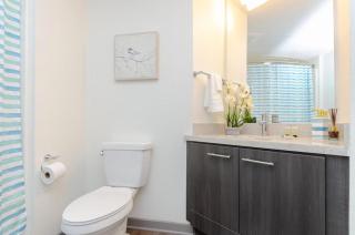Charming 3 Bedroom Apartment with Pool Near San Diego Convention Center - San Diego - 2