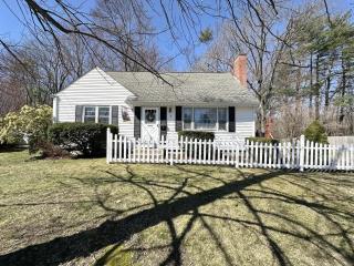 Newly Renovated 4 Bedroom House - Enfield - 0