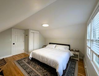 Newly Renovated 4 Bedroom House - Enfield - 2