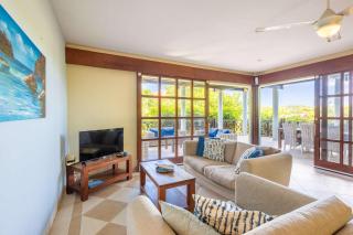 Blue Bay Hideaway - Just Steps from the Beach - 5