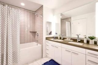 Snazzy 3 Bedroom High Rise with Pool, Hot Tub and Rooftop Deck - Los Angeles - 3