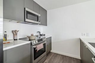 Luxury DTLA 1BR apt with Pool, Gym, Cinema & Parking - 5