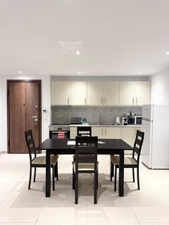 Spacious Athenian 2 Bedroom Apartment Next Metro and Museum - Athene - 9