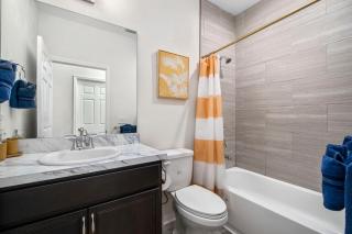 Beautiful Home, Walk to UF, Newly built - Gainesville - 3