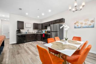 Beautiful Home, Walk to UF, Newly built - Gainesville - 1