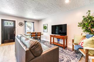 2 Mi to Texas AandM Pet-Friendly Duplex with Yard! - College Station - 7