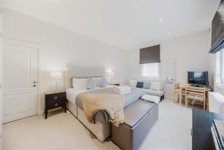 Estatesmen Mayfair Apartment - 9