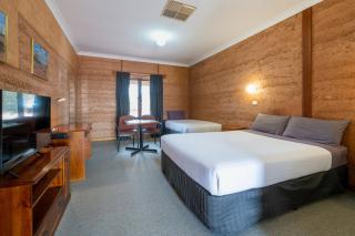 Mud Hut Motel - Coober Pedy - 0