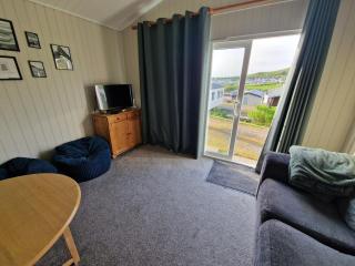 Beautiful 4-Berth Chalet with Sea View Pet Friendly - Aberystwyth - 4