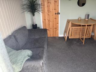 Beautiful 4-Berth Chalet with Sea View Pet Friendly - Aberystwyth - 3