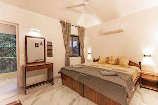 Modern 1BHK Condo With Pool 3min Walk To Beach - Orlim - 2