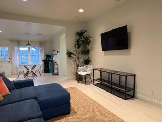 Quaint 3 Bed near Lake Hefner - 4