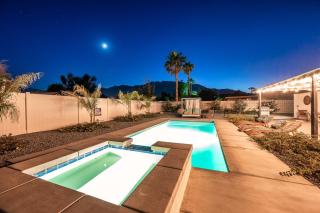 Zen Palm Springs Home with Pool, Hot Tub and Mountain View - Palm Springs - 0