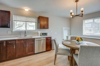 11 Mi to Downtown Detroit Home with Fenced Yard! - Hazel Park - 3