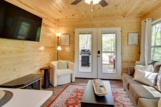 Fish and Hike Cabin Hideaway with Deck in Alabama - Heflin - 5