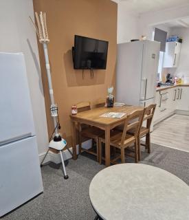 Spacious Luxury Room for working Professionals - Yeovil - 2