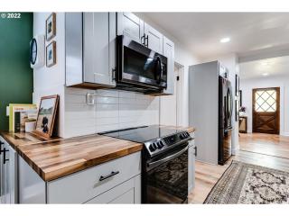 Charming 2 bedroom house 1 mile from U of O - 8