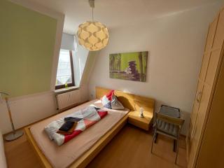 Zentrale Wohnung - Self-Check-In, WLAN Für 4 Personen Ruhige Nachbarschaft - Bremerhaven - 8