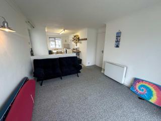 Fun Garden Flat by Pool & Beach! - Mawgan Porth - 3