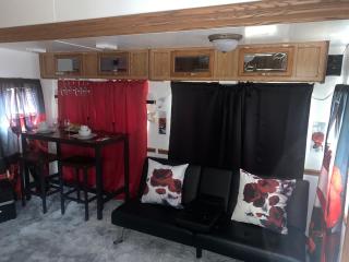 Romantic Get Away - Decatur - 6