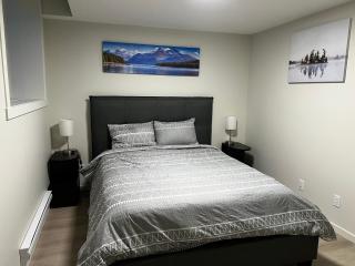 The Oasis-A New 1 bed suite in Livingston Calgary close to the Airport - 4