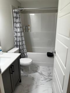 The Oasis-A New 1 bed suite in Livingston Calgary close to the Airport - Calgary - 3