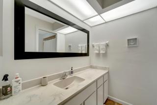 Secluded Oasis with Heated Pool in Prime Location - Yonkers - 7